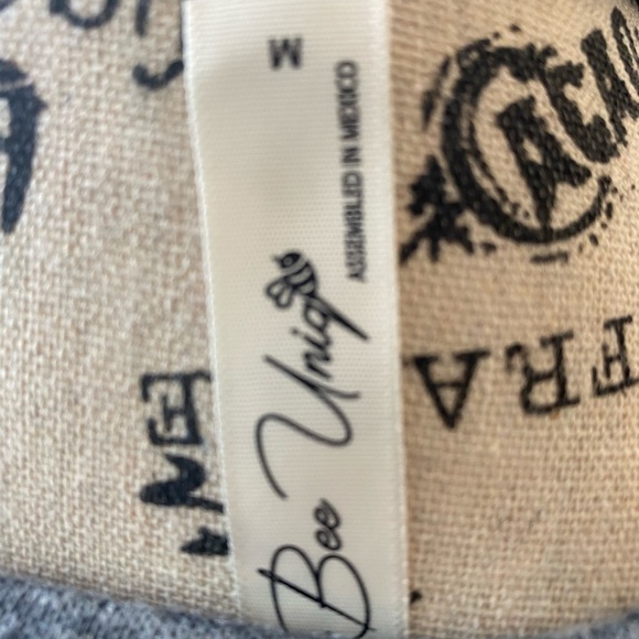 Bee Unique - Picture 4 of 4